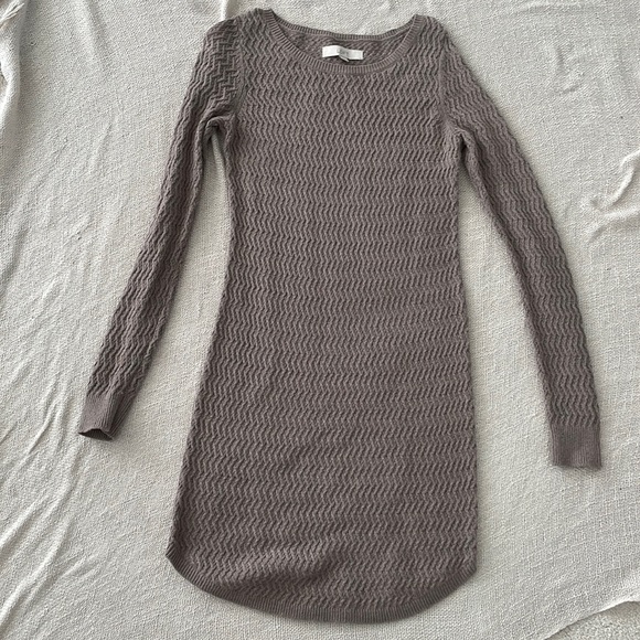 Long brown sweater from the Loft. Barely worn - Picture 1 of 1